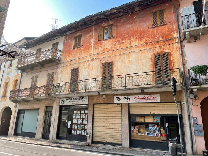 Casa con 6 locali in vendita in Via Roma, Centro, Carrù