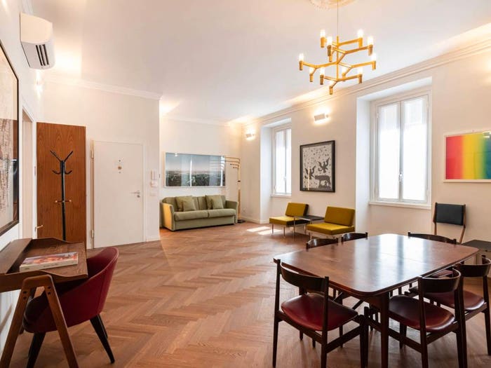 Appartamento con 6 locali in vendita in Corso Monforte, Palestro, Milano