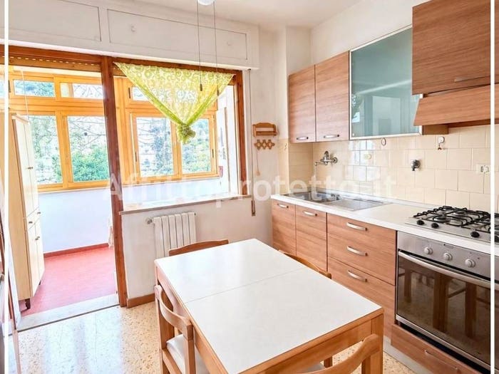 Appartamento trilocale in vendita in Via Australia, Gaeta