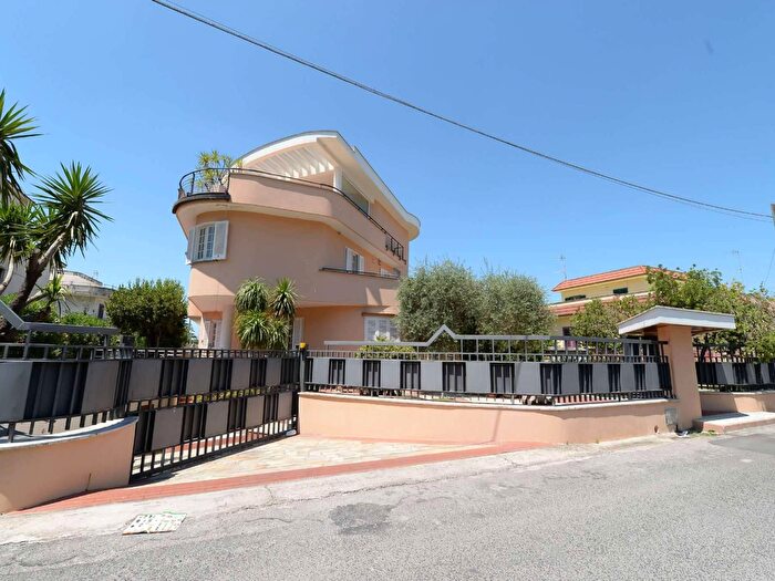 Casa con 15 locali in vendita in Via Trav Guerriero Snc, Tufino