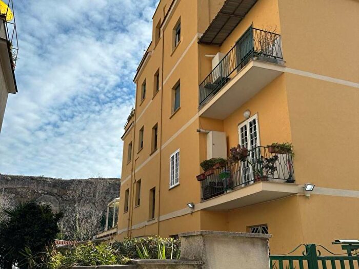 Appartamento trilocale in vendita in Vicolo di Porta Furba, Arco di Travertino, Roma