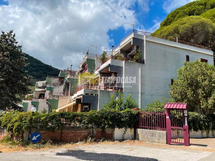 Appartamento quadrilocale in vendita in Contrada Avarna, Giostra, Messina