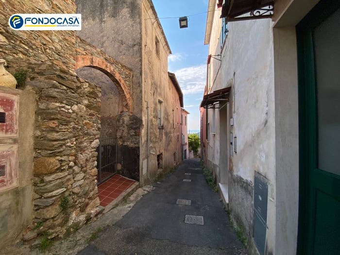 Appartamento trilocale in vendita in Via Bosseri, Centro, Boissano