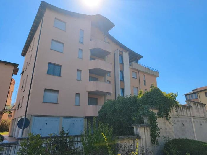 Appartamento trilocale in vendita in Via Fanti d'Italia, Centro, Langhirano