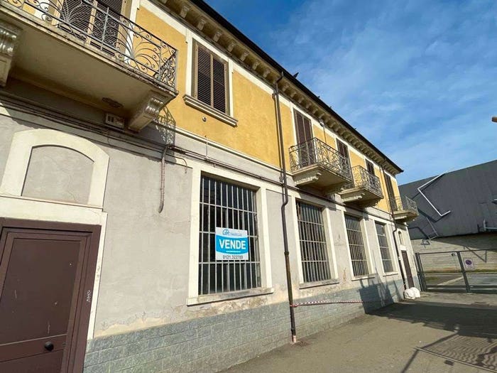 Appartamento con 6 locali in vendita in via Pastrengo, Mercato Santa Maria, Moncalieri
