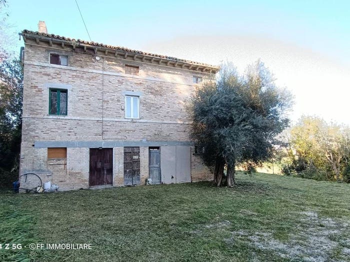 Casa con 6 locali in vendita in Strada Provinciale Corridoniana, Mogliano