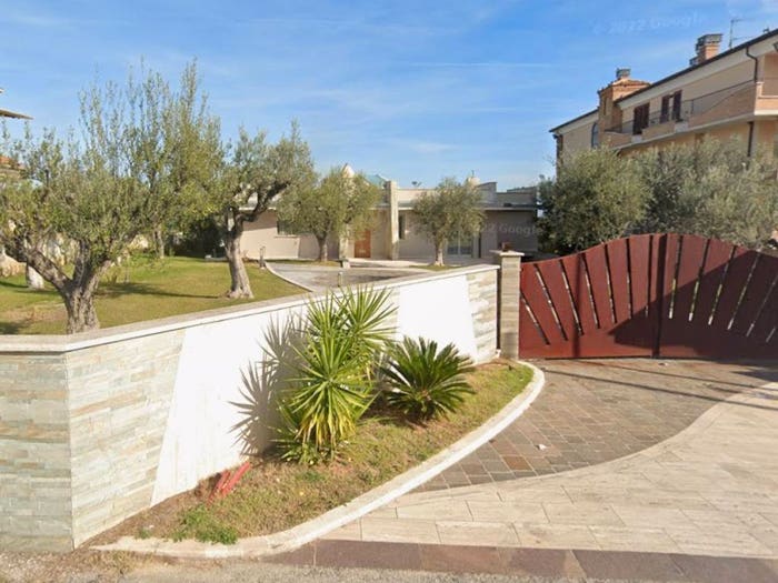 Casa con 6 locali in vendita in Via Pignotto, Nereto