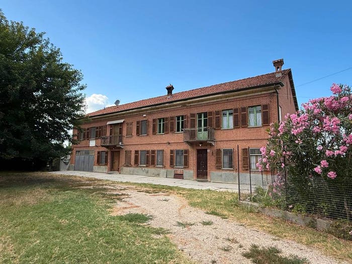 Casa con 6 locali in vendita in Via Adele Alfieri, Centro, Magliano Alfieri