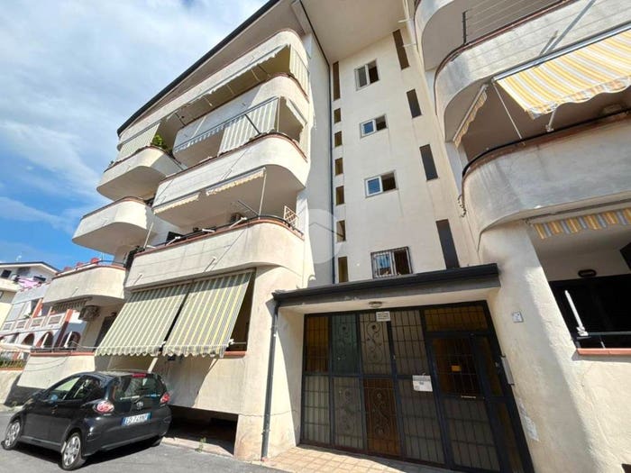 Appartamento trilocale in vendita in Via Don Girolamo Maruccella, Acerra