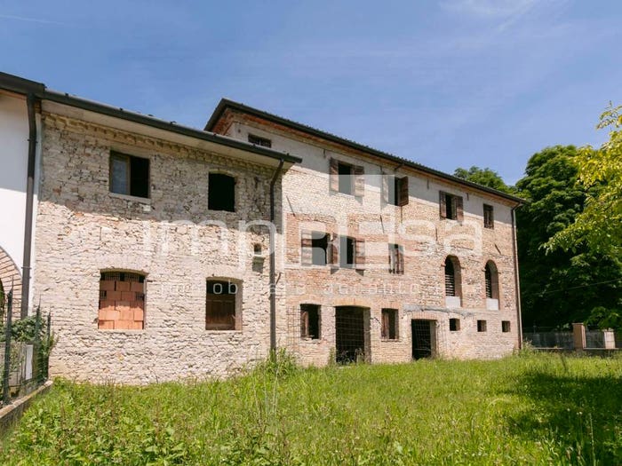 Casa con 6 locali in vendita in VIA GIANNINO ANCILLOTTO, Centro, Codognè