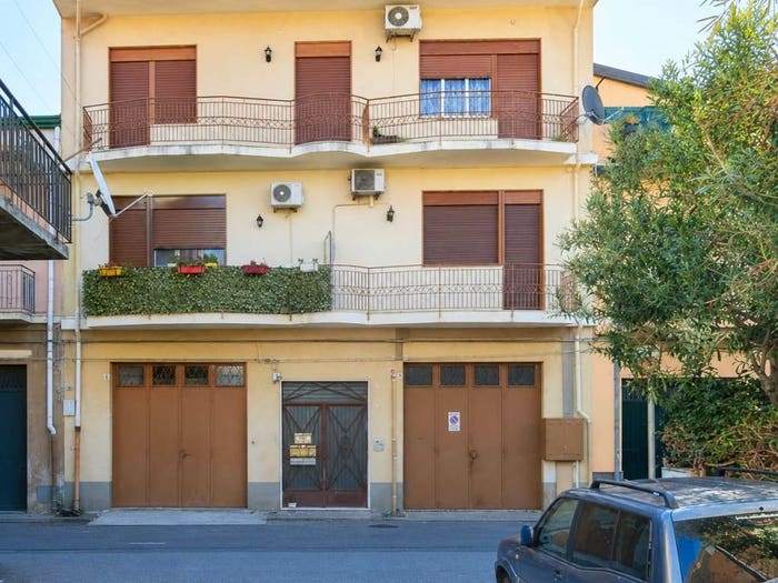 Appartamento trilocale in vendita in Via Cristoforo Colombo, Centro, Aci Sant'Antonio