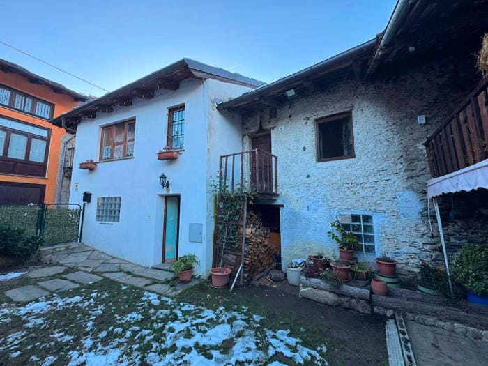 Casa trilocale in vendita in Frazione Inverso Fienminuto, Inverso Cognetti Fiemminuto, Villar Pellice