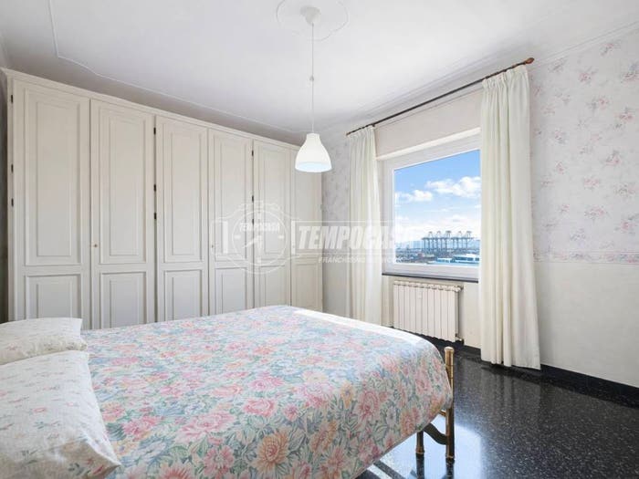 Appartamento con 5 locali in vendita in Via Diano Marina, Pra', Genova