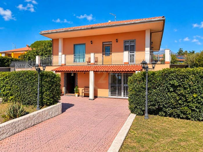 Casa quadrilocale in vendita in Via delle Ambrosie, Centro, Mascalucia