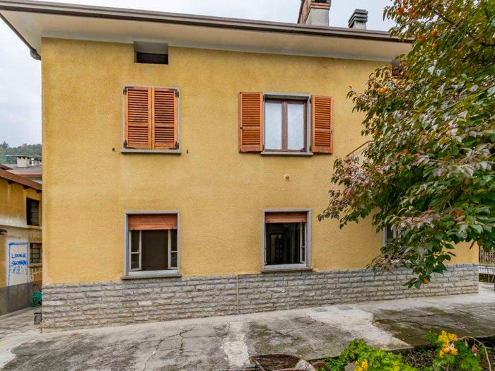 Appartamento quadrilocale in vendita in Via Costa Azzurra, Botta, Locatello