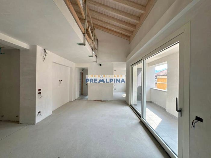Casa trilocale in vendita in Piazza San Giovanni Battista, Casnigo