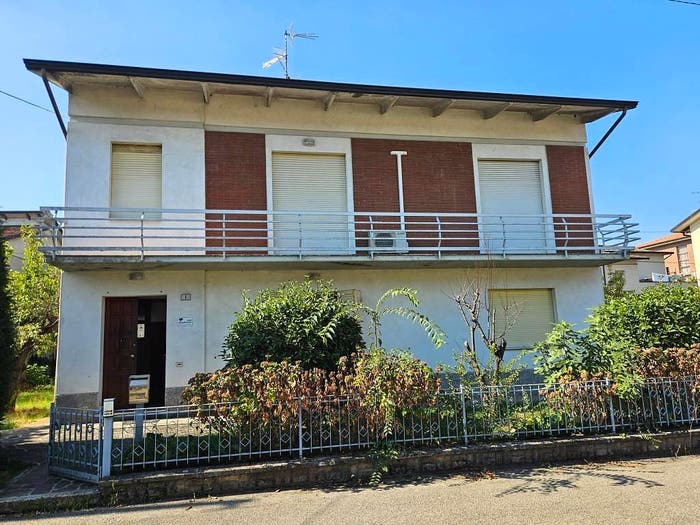 Casa con 6 locali in vendita in Via Ludovico Ariosto, Centro, Bibbiano