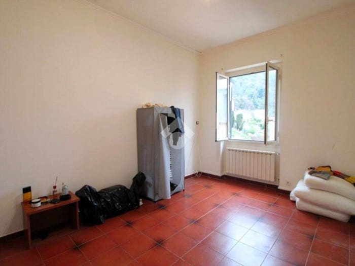 Appartamento trilocale in vendita in Passo Ponte Carrega, Molassana, Genova
