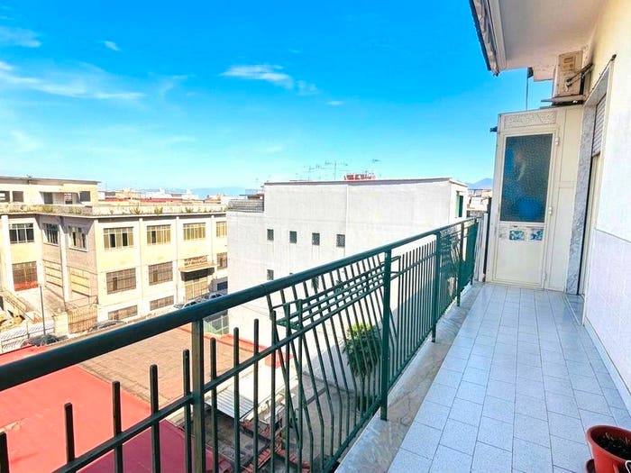 Appartamento quadrilocale in vendita in Via Vittorio Veneto, Piscinola, Napoli
