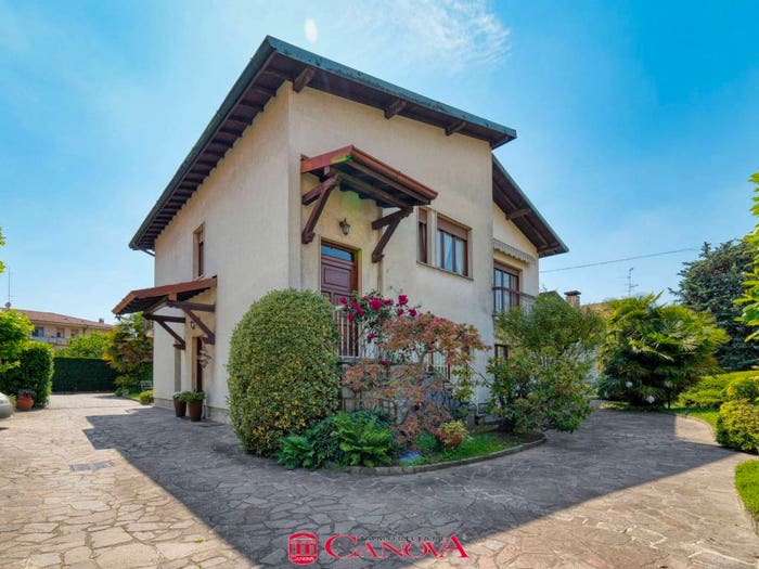 Appartamento trilocale in vendita in Via Gaetano Donizetti, Centro, Cassina Rizzardi