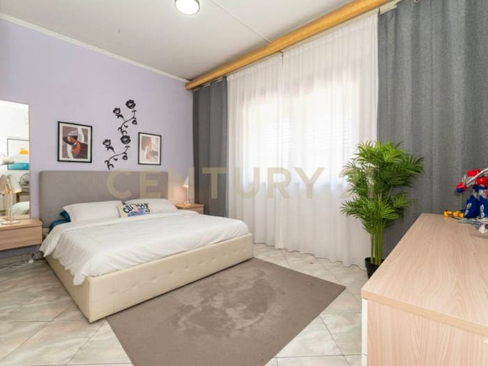 Appartamento con 5 locali in vendita in Via Antonio de Curtis, Centro, Misterbianco