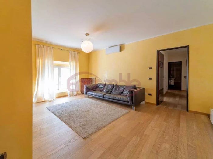 Appartamento trilocale in vendita in Piazzale della Macina, Centro Storico, Parma