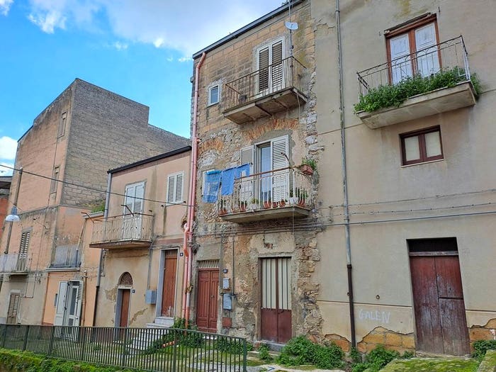 Appartamento con 5 locali in vendita in Via Fabio, Centro, Villarosa