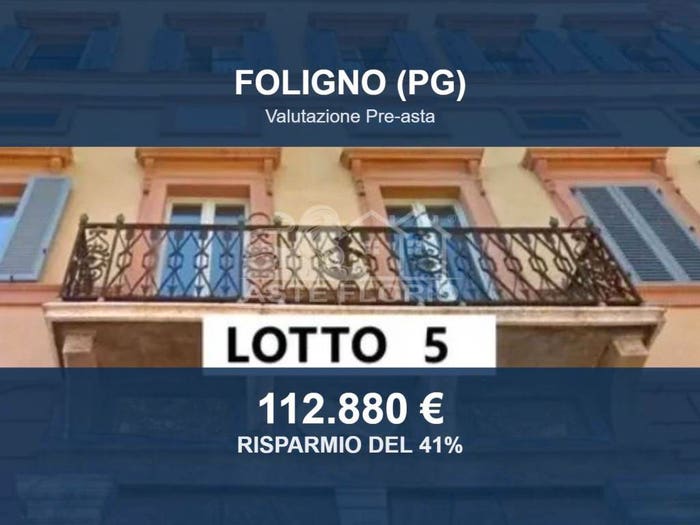 Appartamento trilocale in vendita in Via Antonio Gramsci, Centro Storico, Foligno