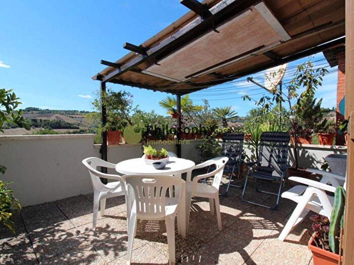 Appartamento con 5 locali in vendita in Via Enrico Sparapani, Q, Ancona