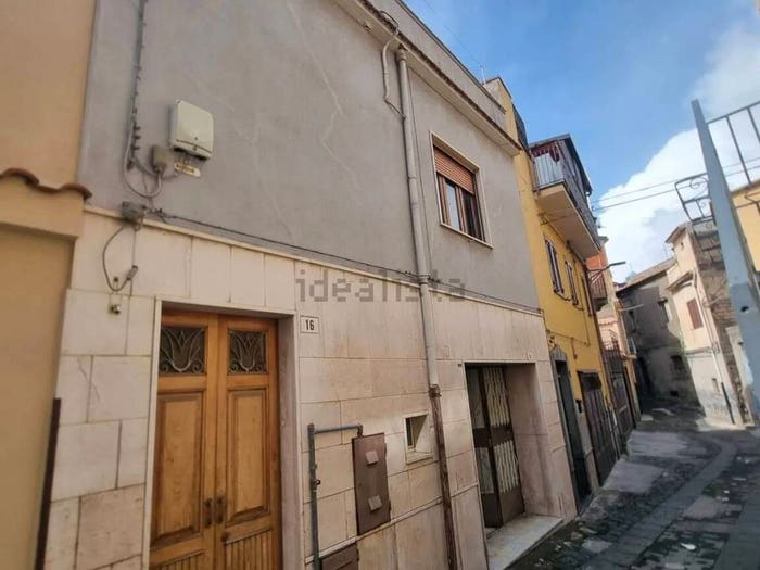 Casa quadrilocale in vendita in Via Filippo Turati SNC, Bronte