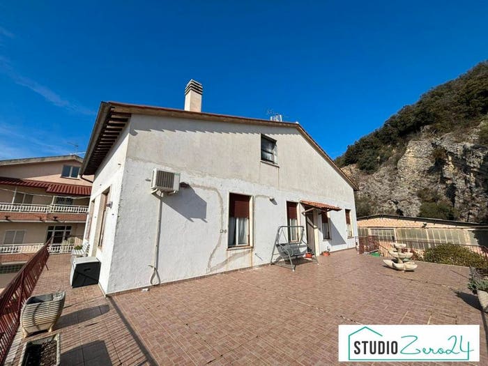 Appartamento con 5 locali in vendita in Centro, Amelia