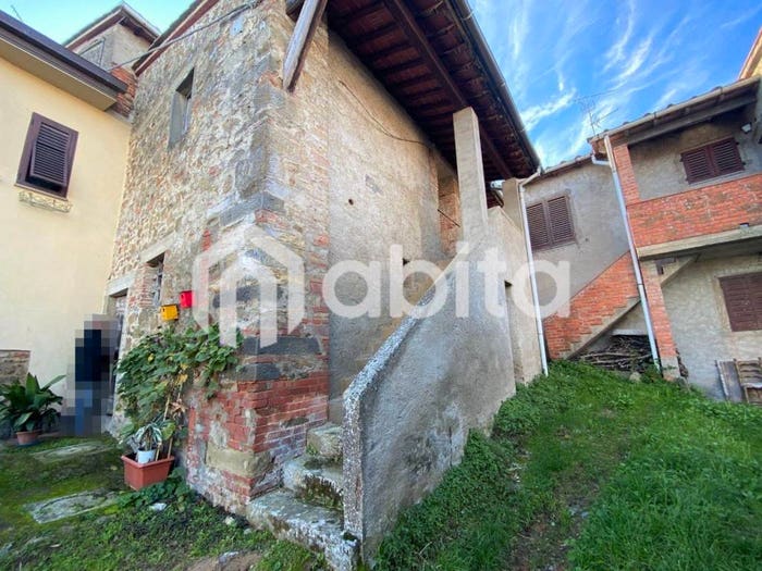 Appartamento quadrilocale in vendita in strada moncioni, Frazioni Collinari, Montevarchi