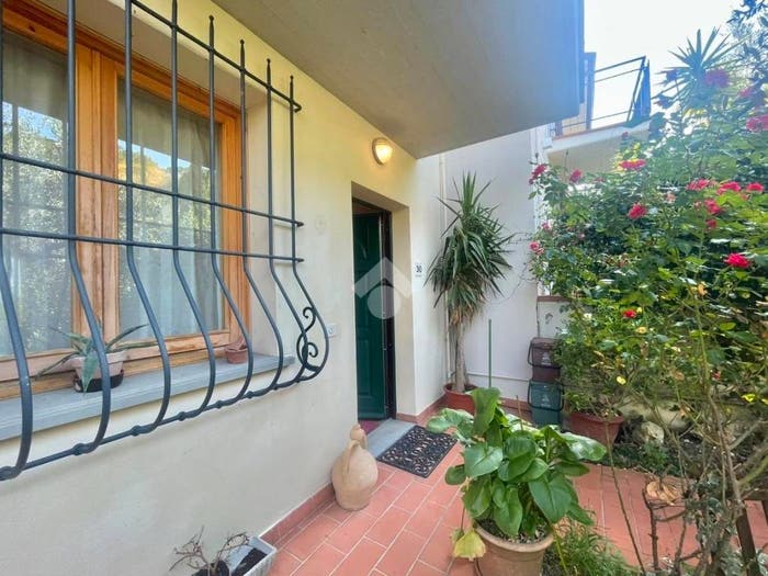 Casa quadrilocale in vendita in Via il Pino, Bacchereto, Carmignano