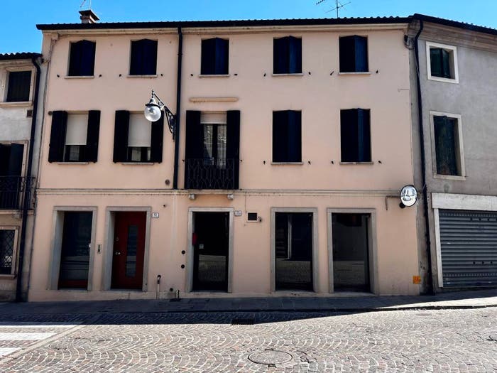 Appartamento trilocale in vendita in Via Principe Umberto, Centro Storico, Este