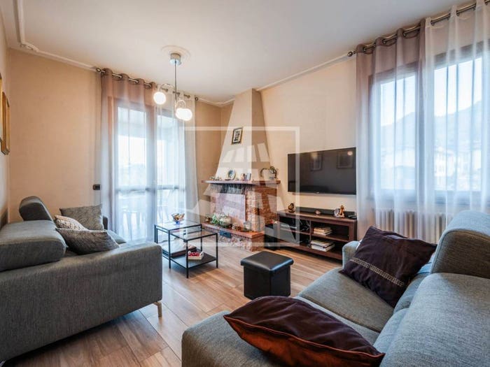 Casa con 6 locali in vendita in Rodolfo Morandi, Centro, Carpineti