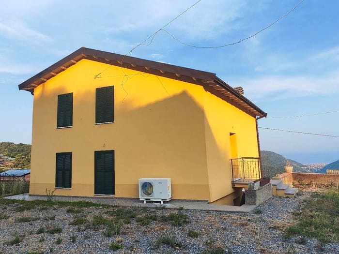 Casa quadrilocale in vendita in Via Brunenghi, Magliolo