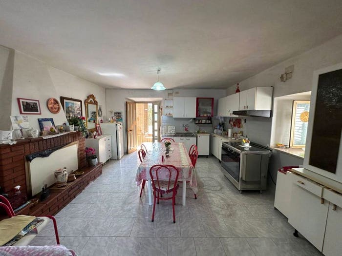 Casa con 5 locali in vendita in Contrada Sant'Elia, Caramanico Terme
