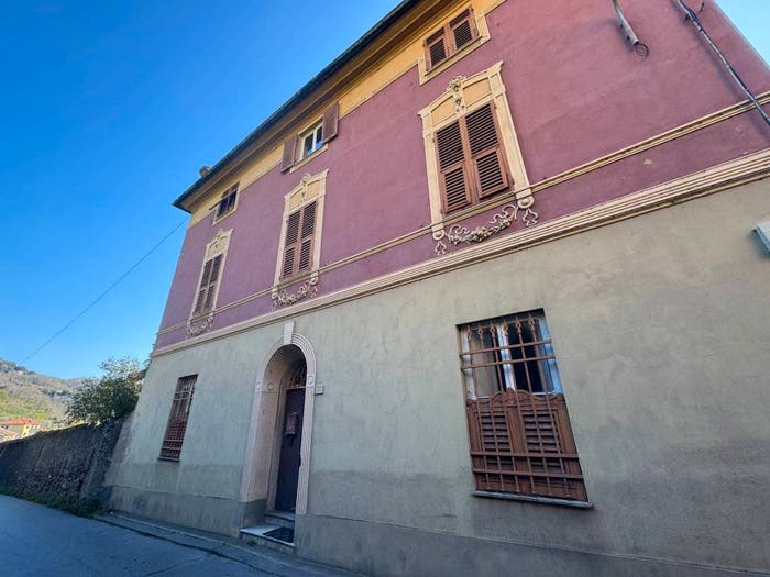 Appartamento quadrilocale in vendita in Via Acquasanta, Acquasanta San Carlo, Genova