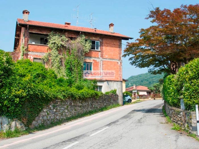 Casa con 6 locali in vendita in Centro, Porto Valtravaglia