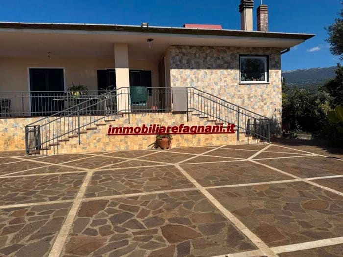 Casa con 6 locali in vendita in Via Fontana Mandarino, Cori