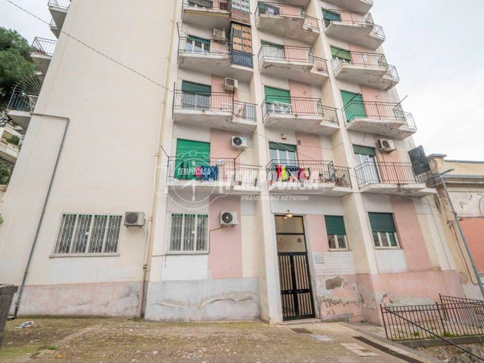 Appartamento quadrilocale in vendita in Via Latina, Principe Umberto, Messina