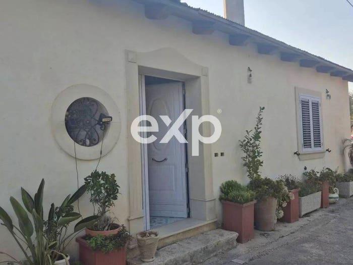 Casa con 5 locali in vendita in Noto
