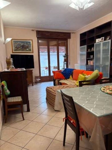 Appartamento quadrilocale in vendita in Via Pozzo, Piazzale Milano Stazione, Piacenza