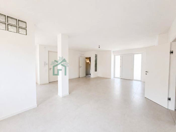 Casa con 6 locali in vendita in Viale della Resistenza, Centro, Caldiero