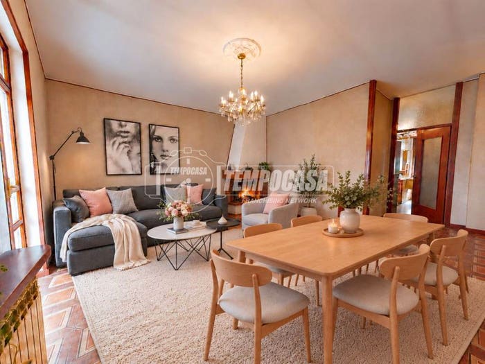 Appartamento trilocale in vendita in Via Bagatti Valsecchi, Varedo