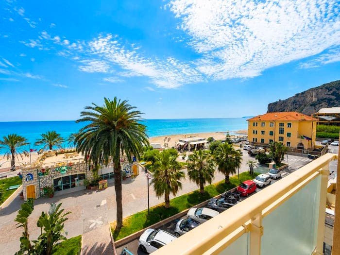 Appartamento con 6 locali in vendita in Via Unità d'Italia, Centro, Finale Ligure