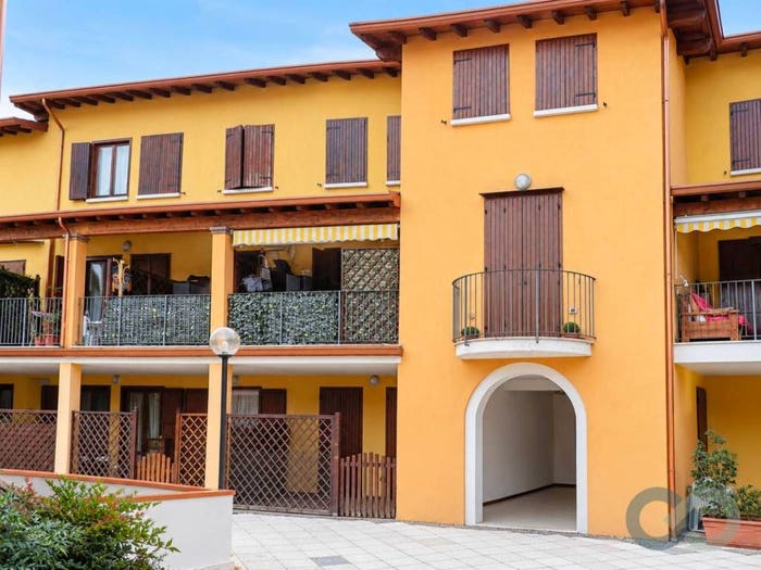 Appartamento bilocale in vendita in Via Rassica, Lonato, Lonato del Garda