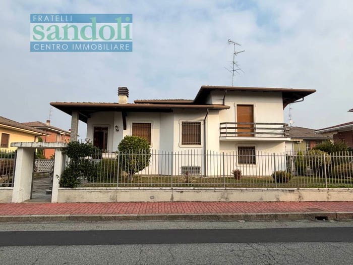 Casa quadrilocale in vendita in Via Giovi, Porta Torino, Vercelli