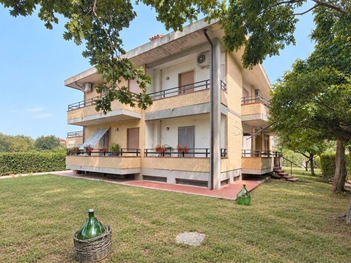 Casa con 6 locali in vendita in Via Silvio Pellico, Centro, Castiglione del Lago