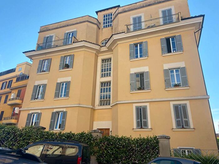 Appartamento trilocale in vendita in Via Giovanni Miani, San Saba Caracalla, Roma